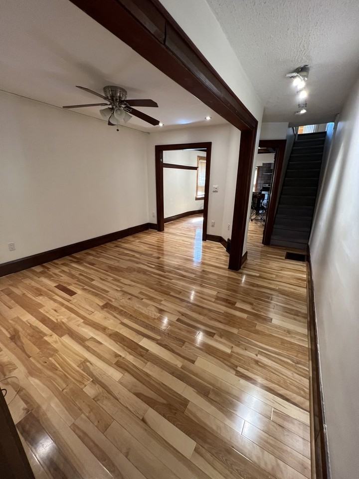 387 Kingston Rd - Photo 2 of 18
