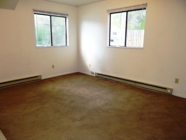 1017 1/2 N 22nd St - Photo 2 of 5