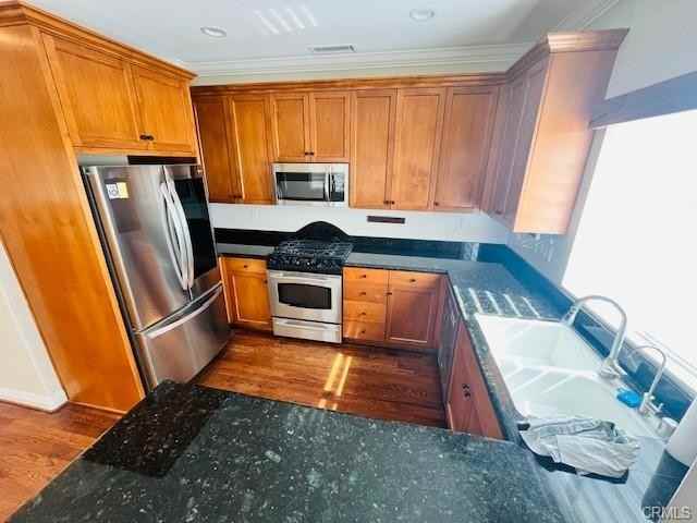 2100 Washington Ave - Photo 3 of 8