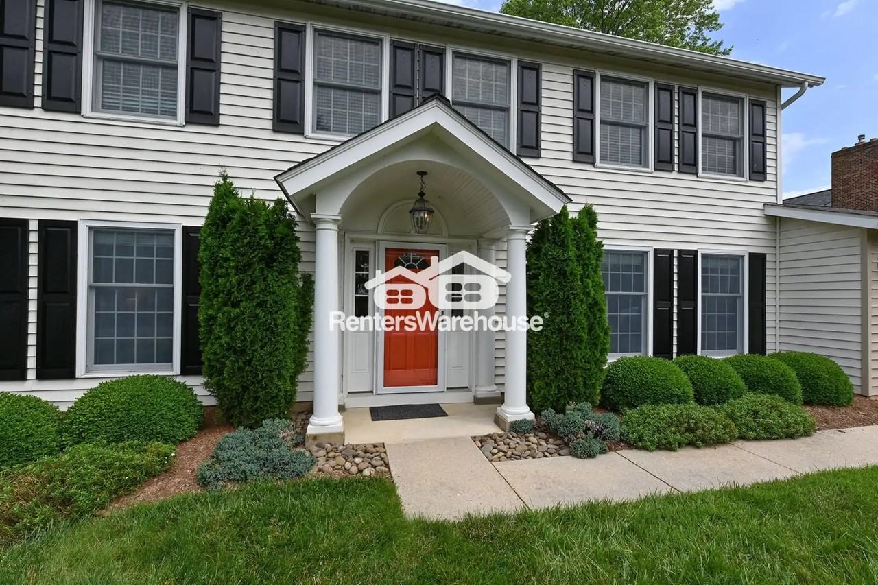100 E Bay View Dr - Photo 2 of 39