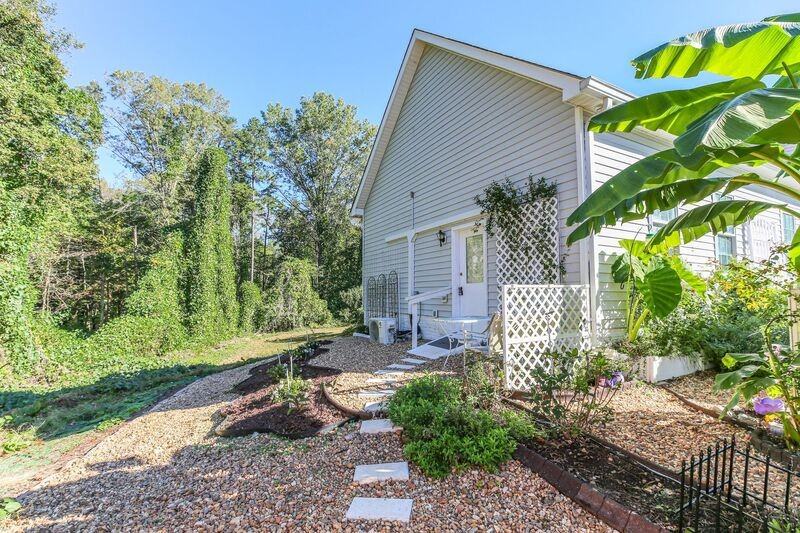 1440 Hartwood Rd - Photo 2 of 26