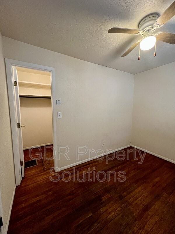 118 Princeton Dr Se #B - Photo 7 of 10