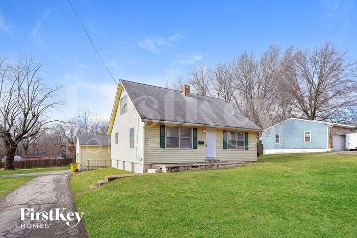 2522 S Vermont Ave - Photo 2 of 14