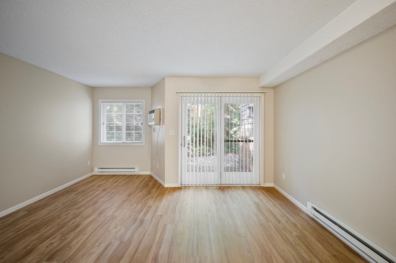 Somerset Oaks Apartments and Townhomes - Photo 5 of 18