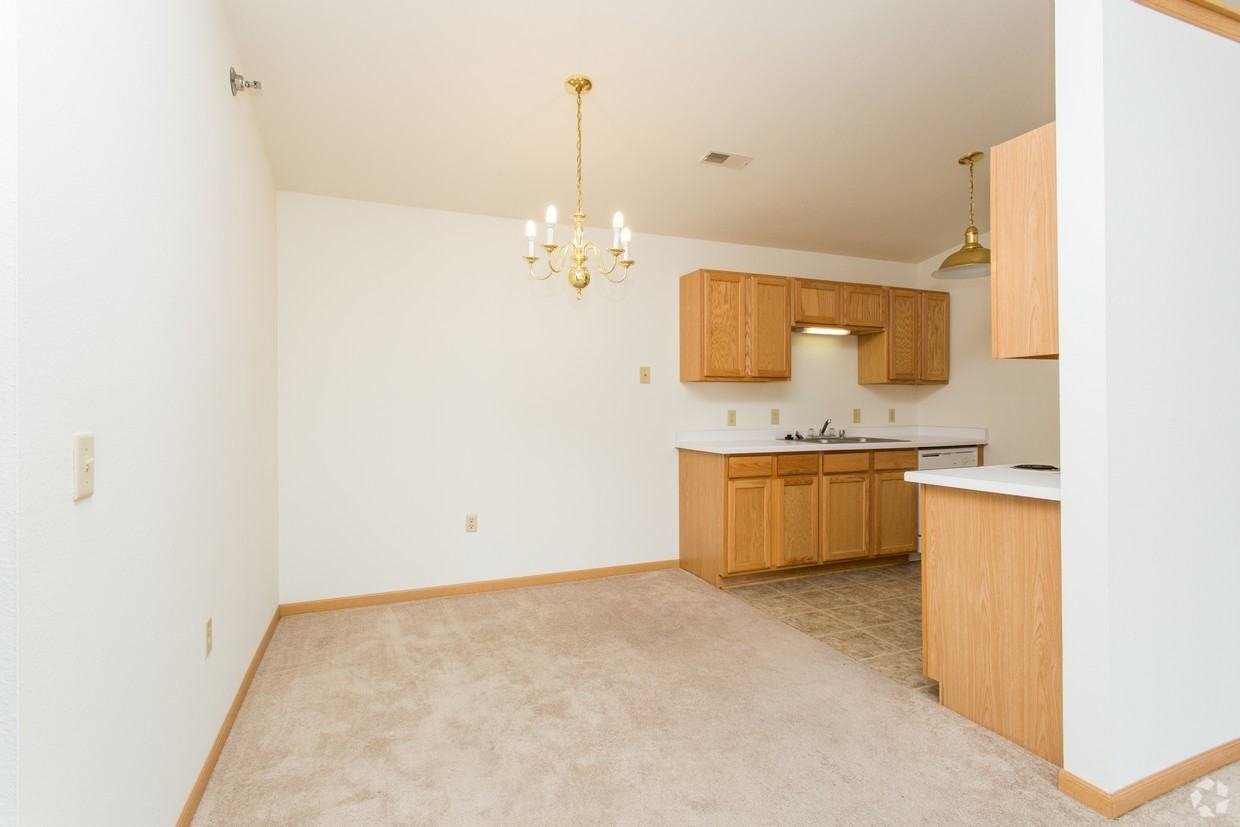 Chapel Hill Apartments - Photo 5 of 50