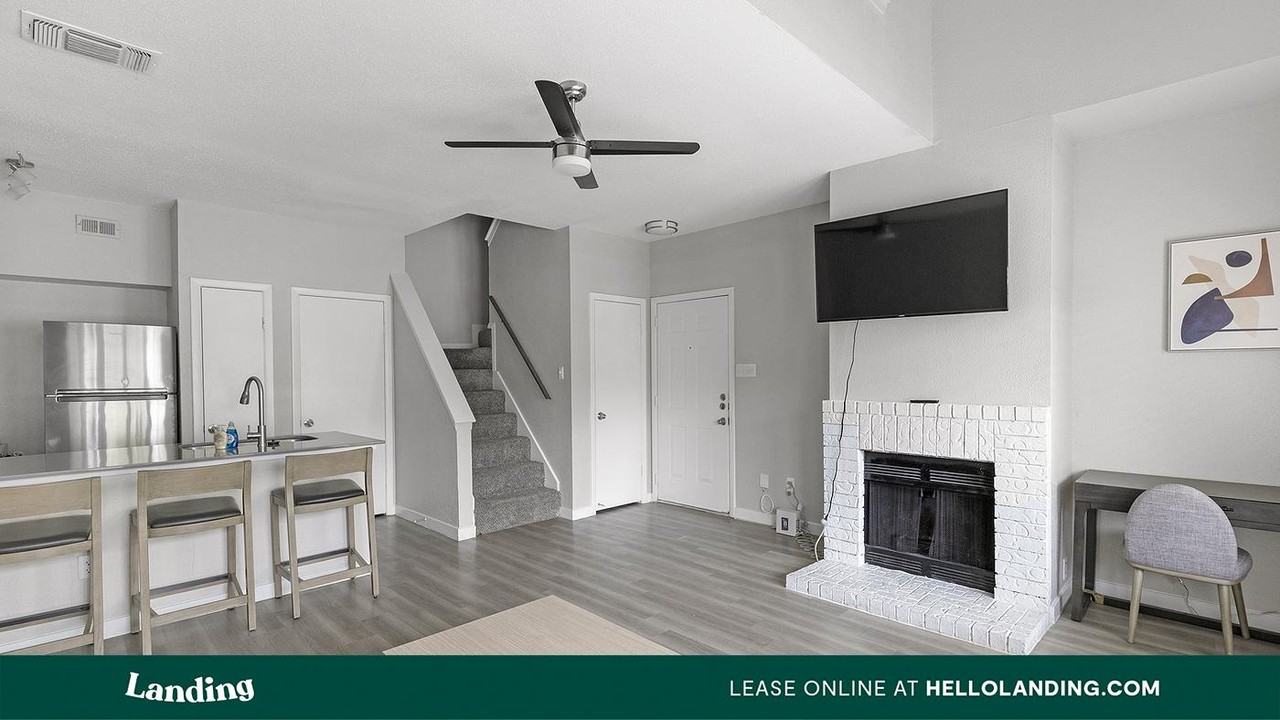 5301 Overton Ridge Blvd - Photo 3 of 50