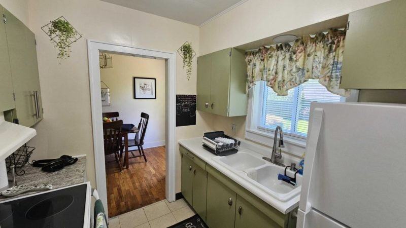 1141 Cleo St - Photo 4 of 14