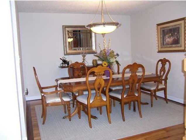 95 Racquet Rd - Photo 2 of 25