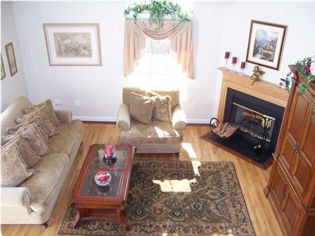 95 Racquet Rd - Photo 3 of 25