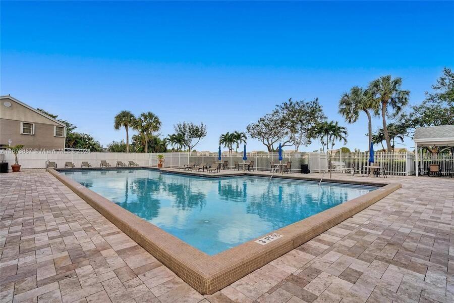 10751 Sw 10th Ct - Photo 3 of 39