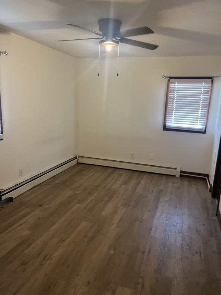 400 1/2 Kirkwood Ave #1 - Photo 2 of 4