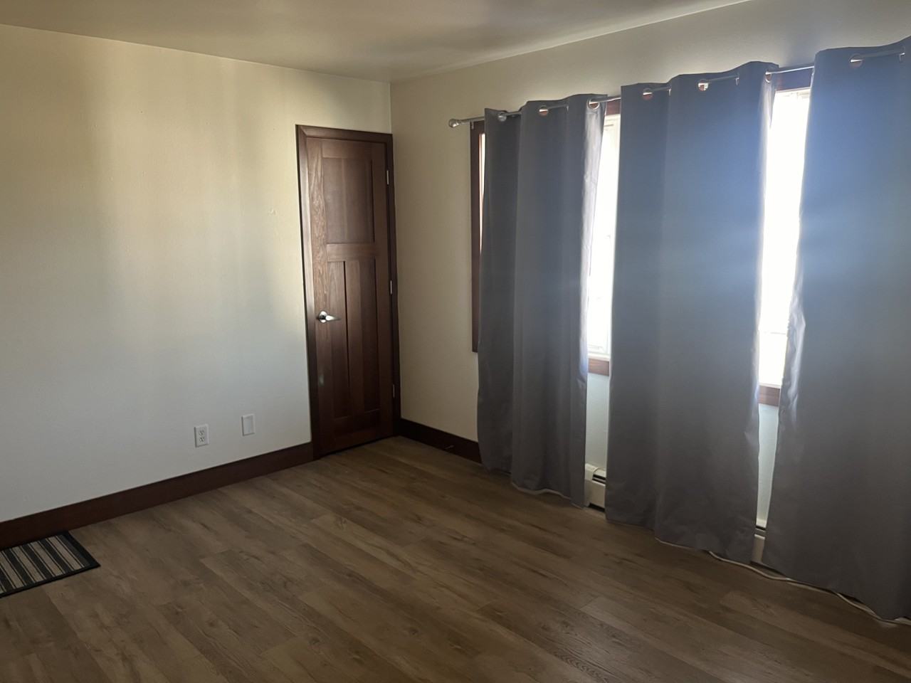 400 1/2 Kirkwood Ave #1 - Photo 4 of 4