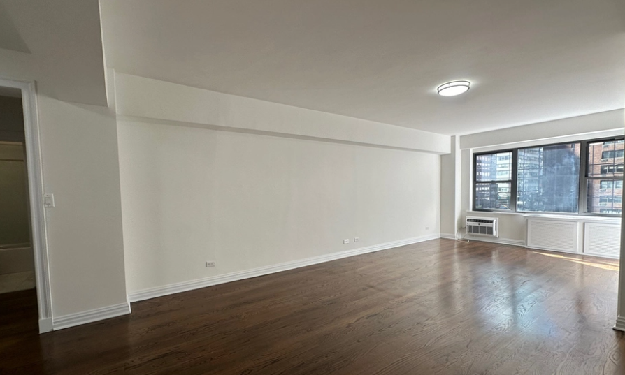 159 East 57th Street #7D - Photo 3 of 7