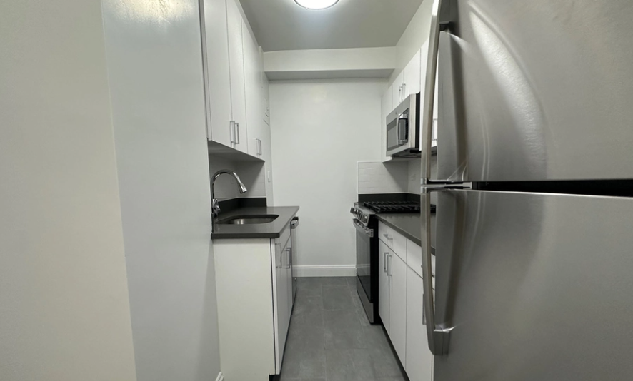 159 East 57th Street #7D - Photo 4 of 7