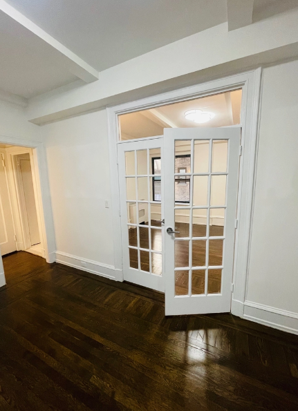 142 W 55th St #3B - Photo 3 of 6