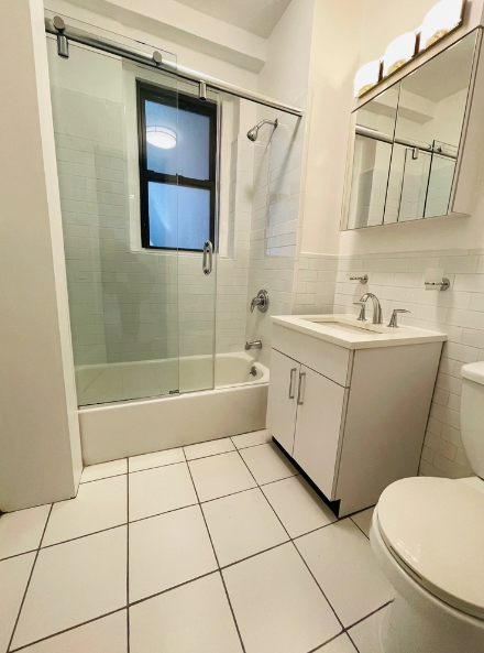 142 W 55th St #3B - Photo 6 of 6