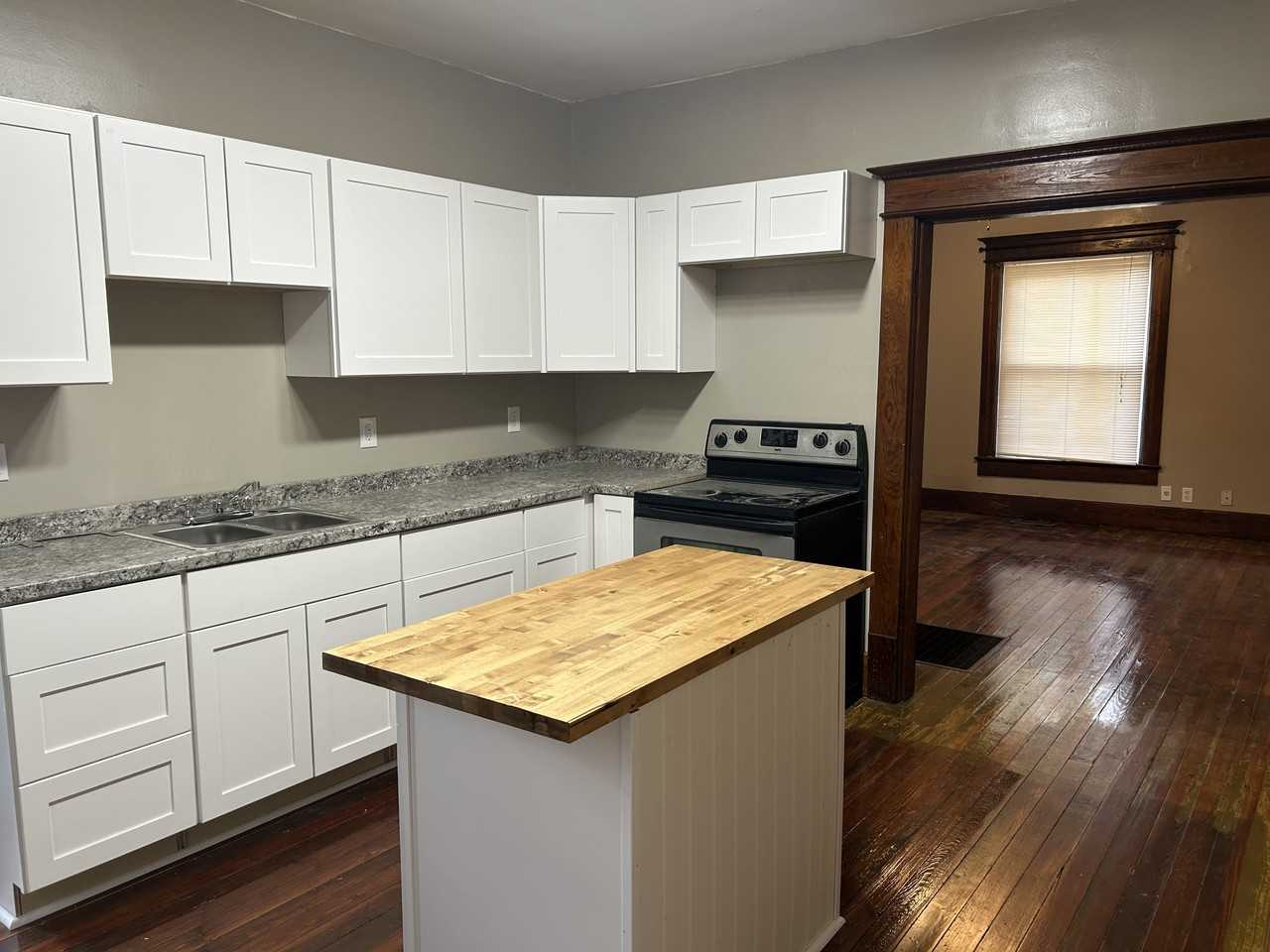 210 S Plum St #NA - Photo 4 of 15