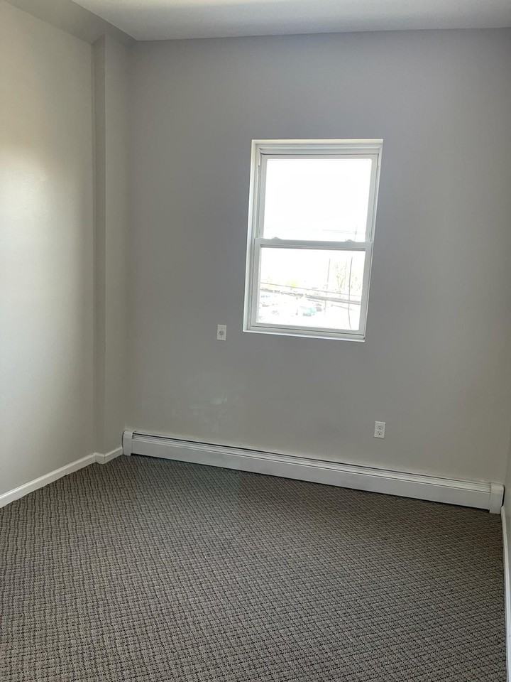 11442 Sutphin Blvd #2F - Photo 2 of 10