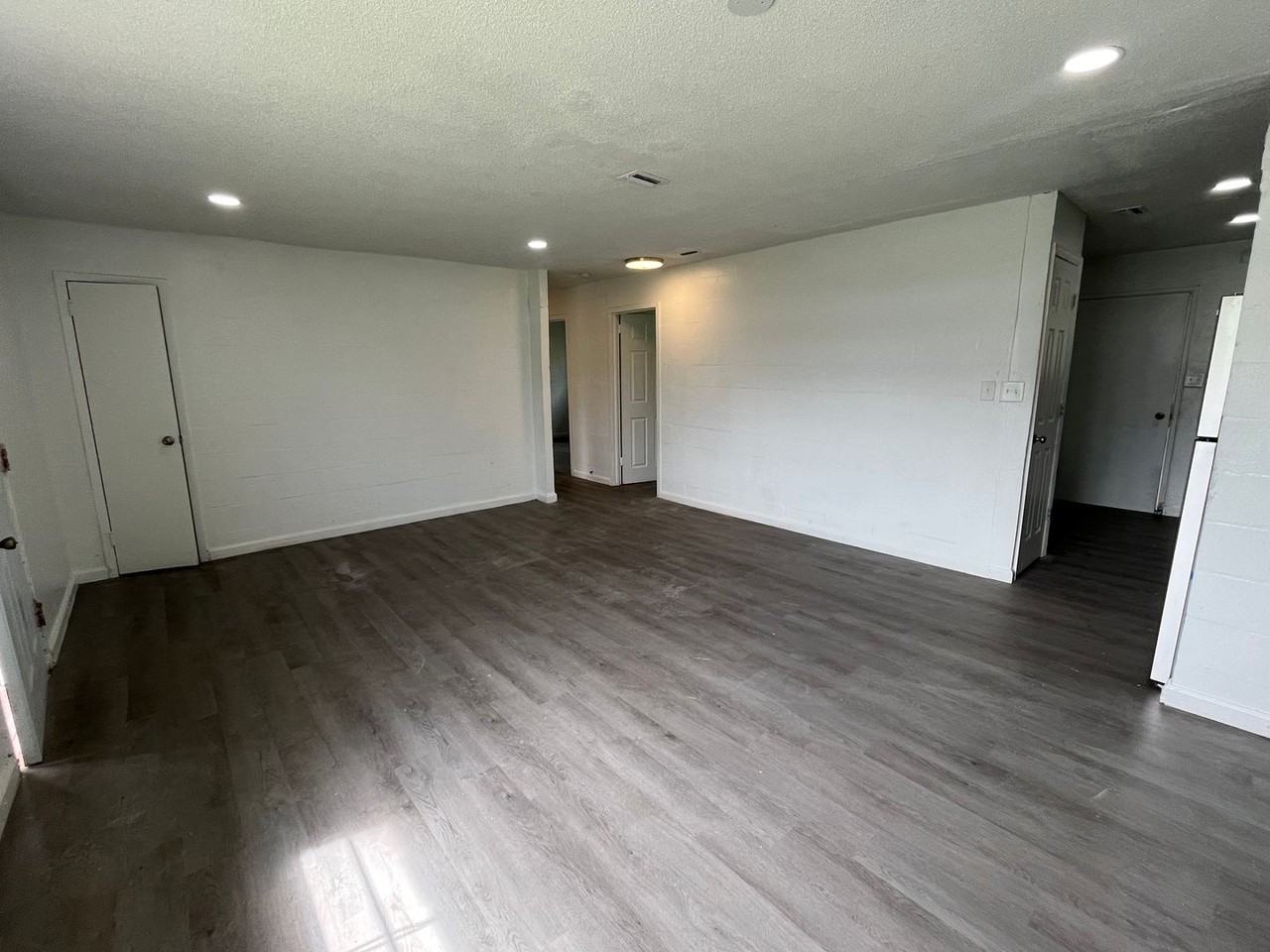 Horizon Circle Apartments - Photo 3 of 17