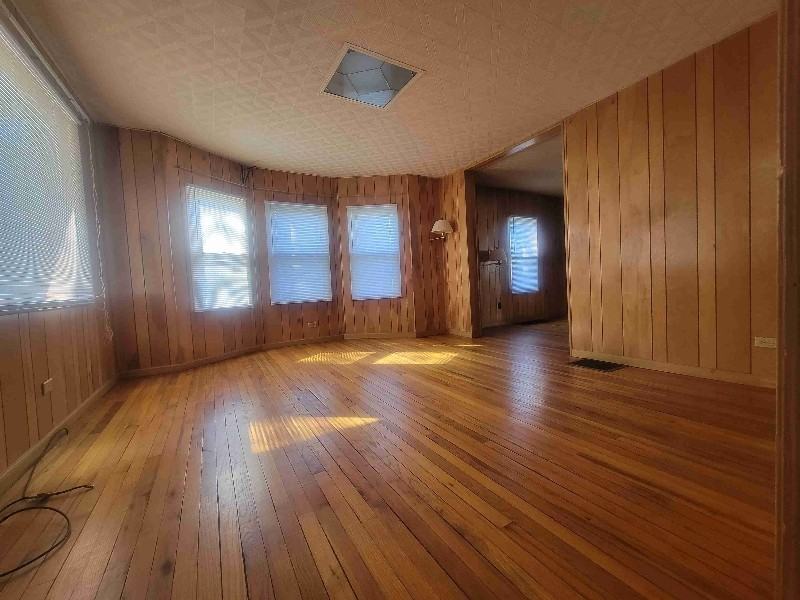 705 Lexington Ave - Photo 3 of 7