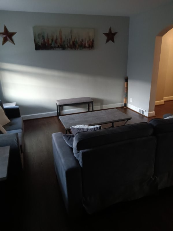 3915 Cedardale Rd - Photo 2 of 8