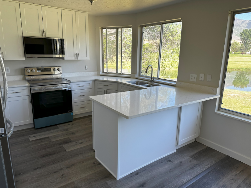 460 Country Club Dr - Photo 2 of 6