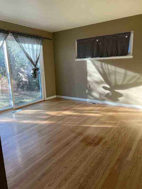 3281 Rosemont Dr - Photo 3 of 11