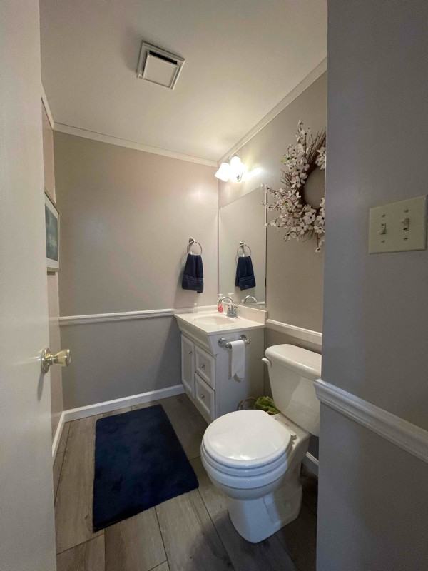 1042 Cantebury Cir - Photo 3 of 3