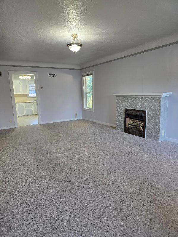 29 Alderson Ave #MAIN - Photo 3 of 9