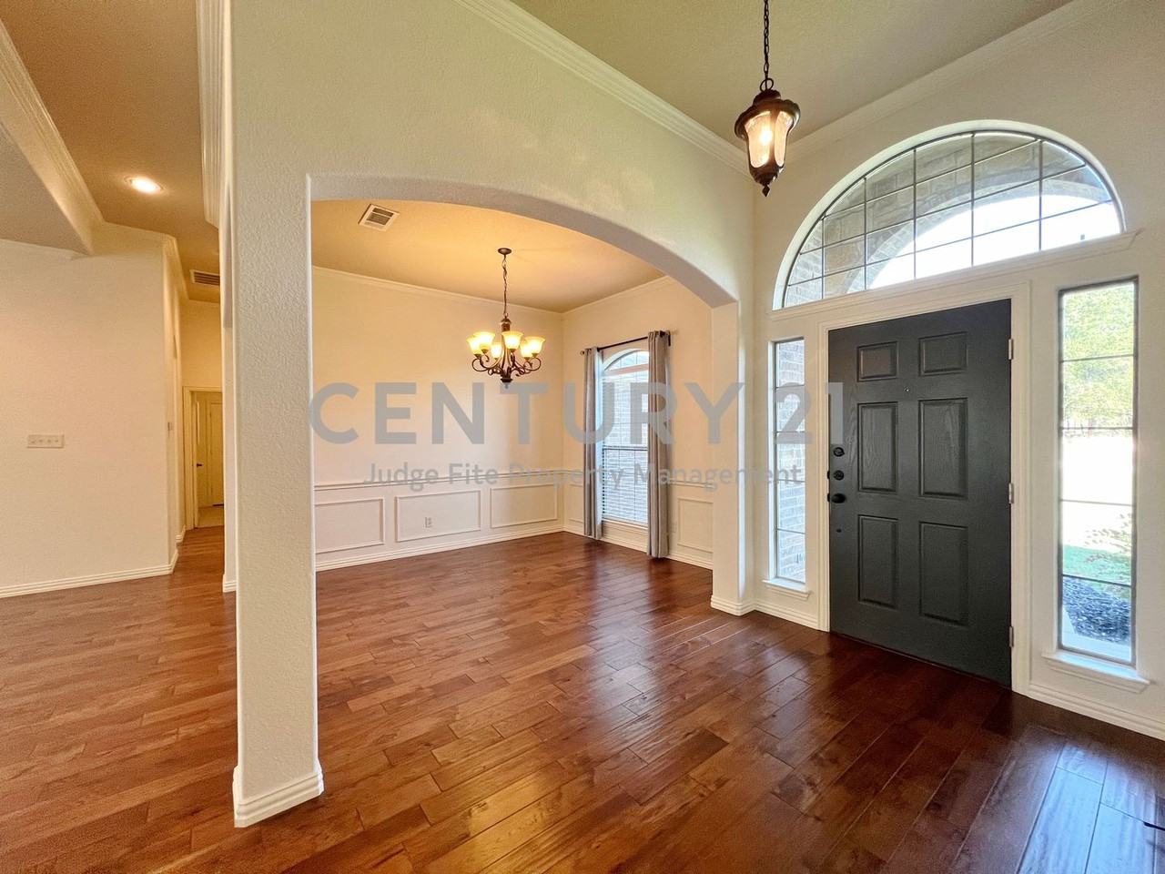 107 Oakmont Dr - Photo 3 of 15