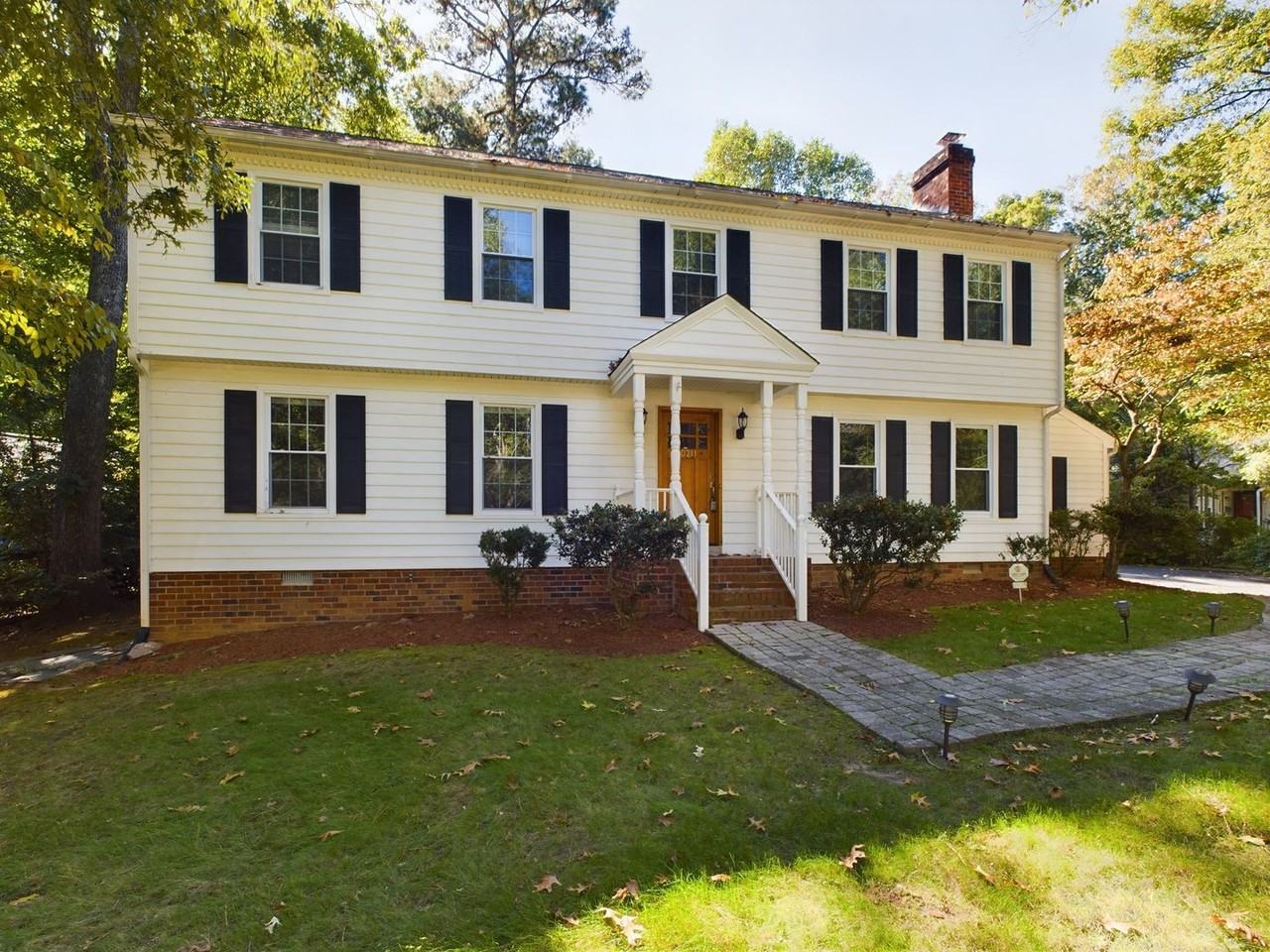10211 Windbluff Dr - Photo 2 of 50