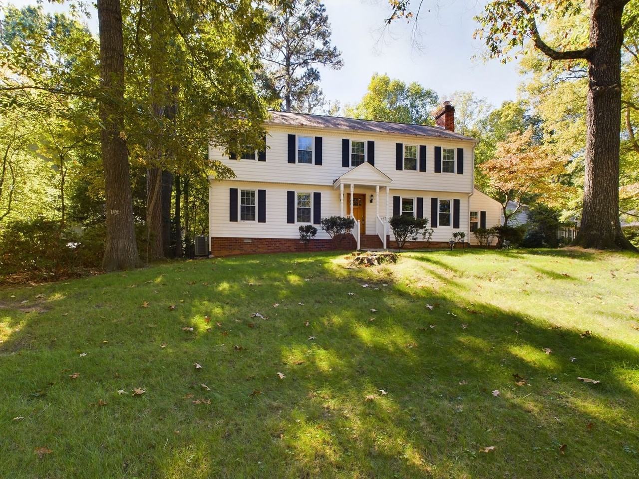 10211 Windbluff Dr - Photo 3 of 50