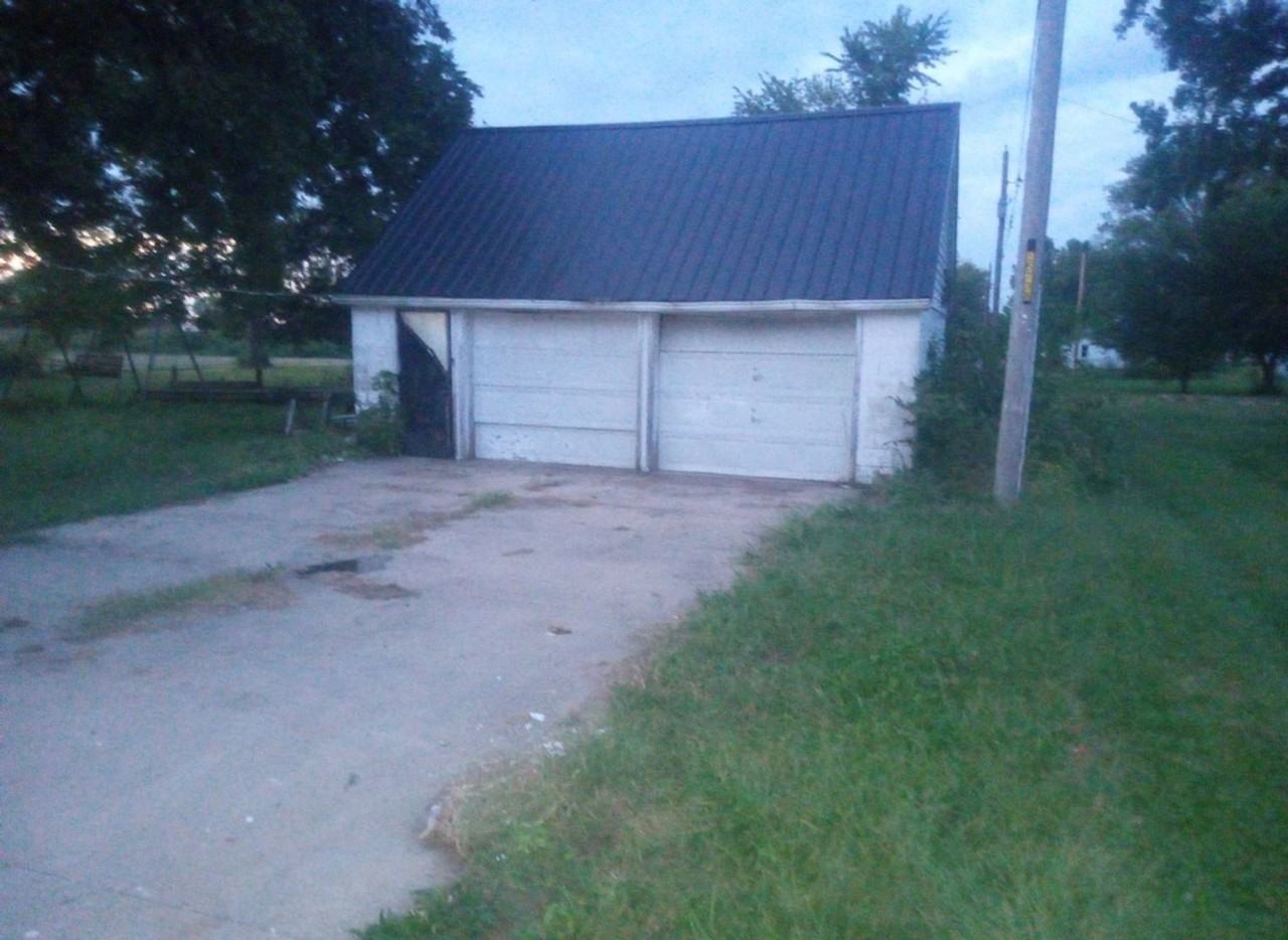 127 E Jefferson St - Photo 3 of 16