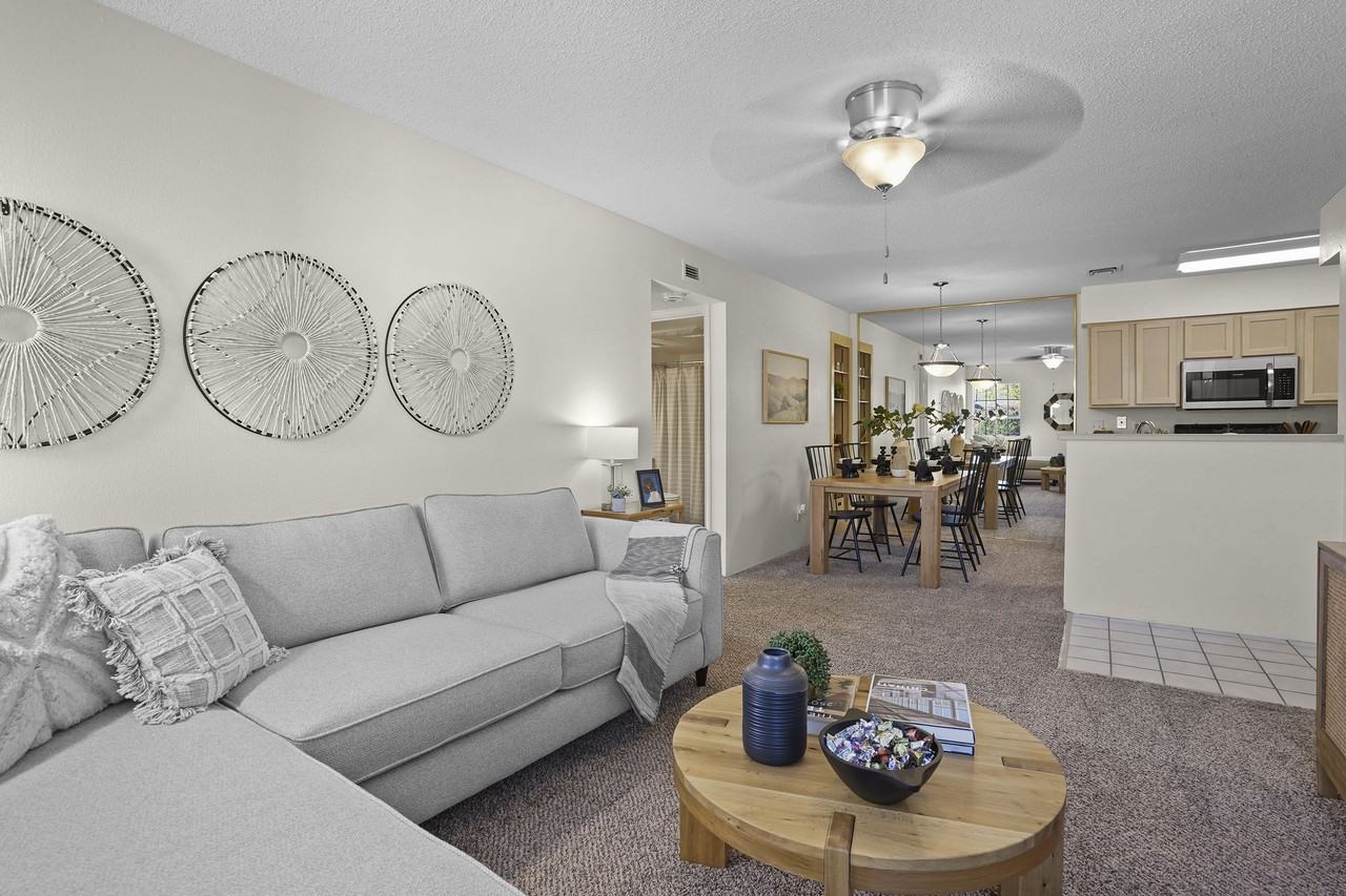 The Crest - Photo 2 of 22