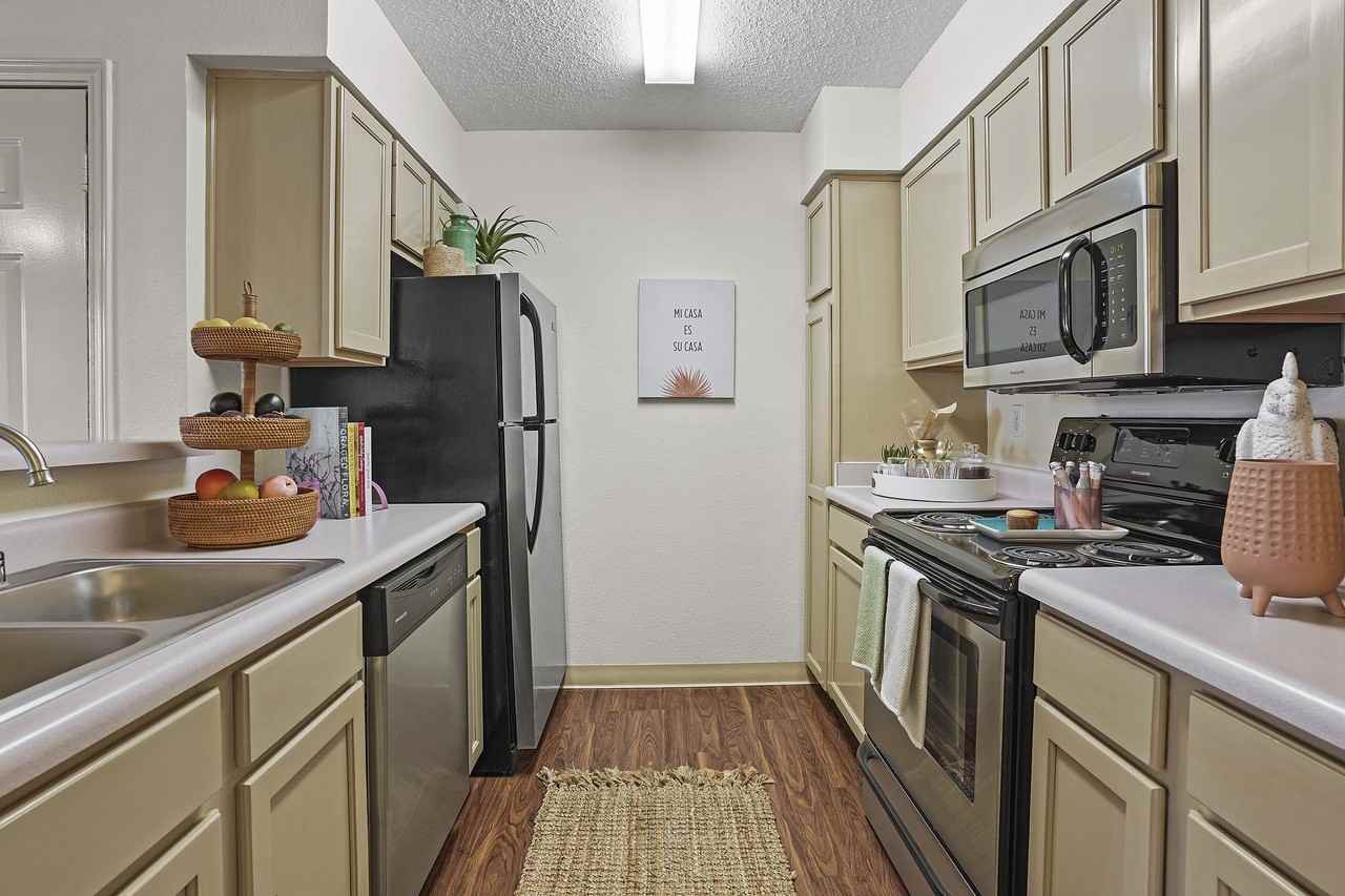 The Crest - Photo 4 of 22