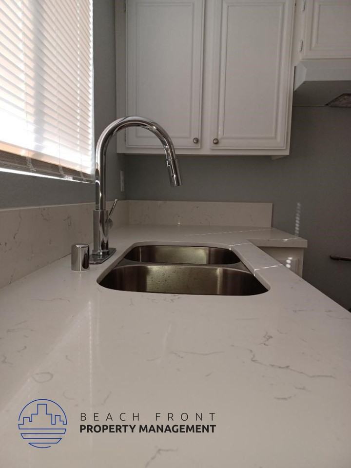 4452 W. 137th St - Photo 3 of 10