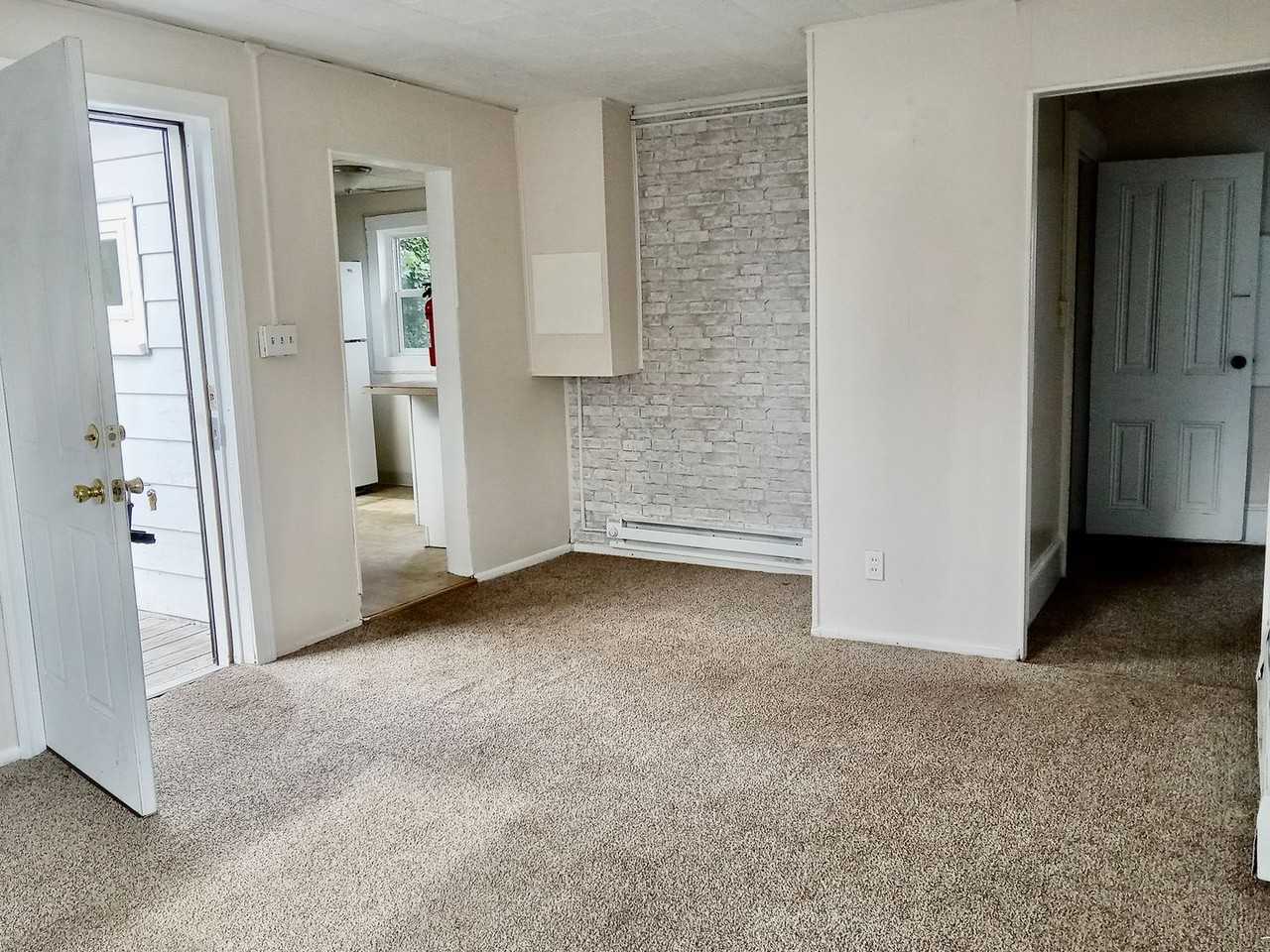 61 Main St - Photo 3 of 18