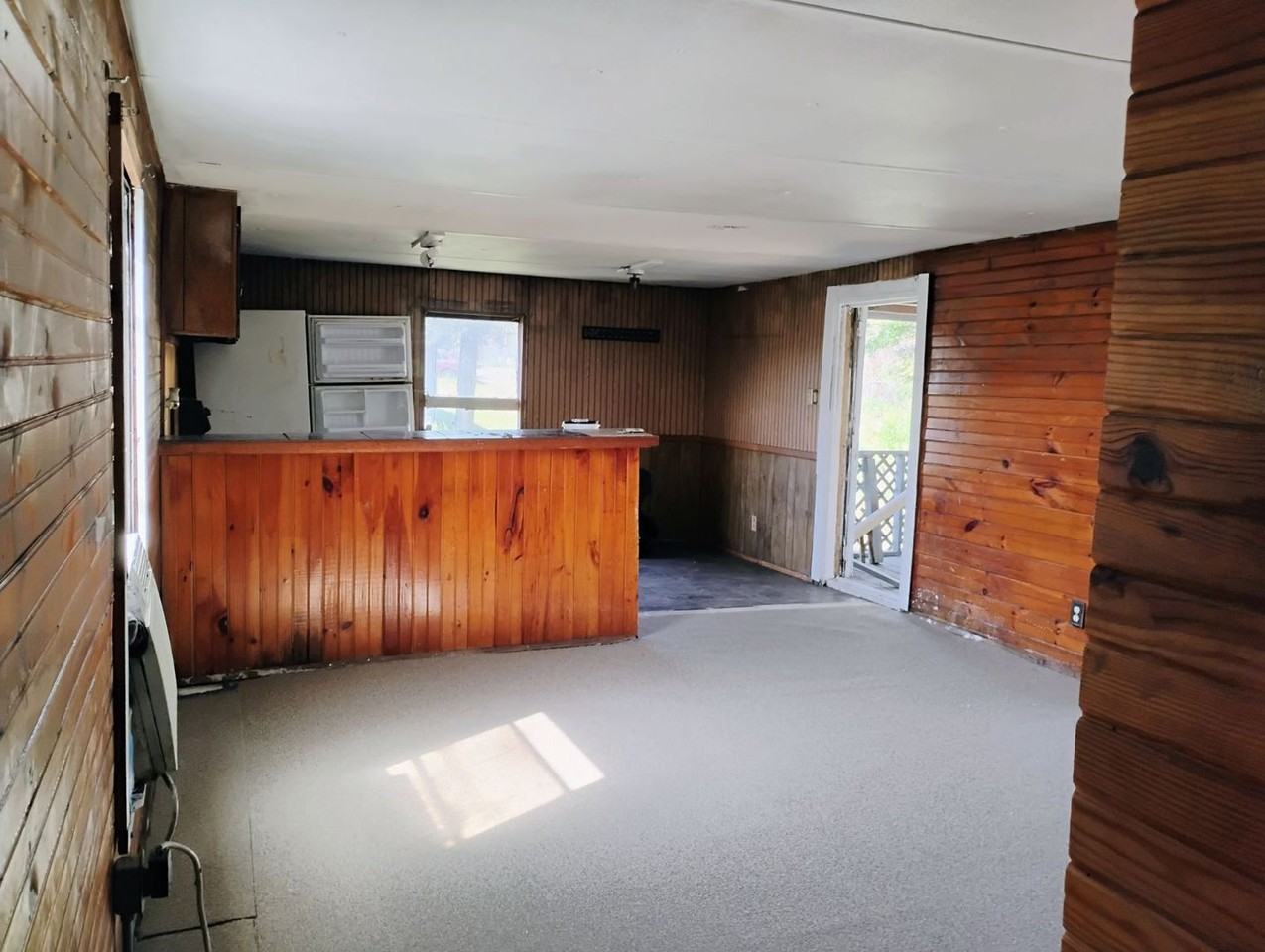 5818 Snoopy Ln - Photo 4 of 11
