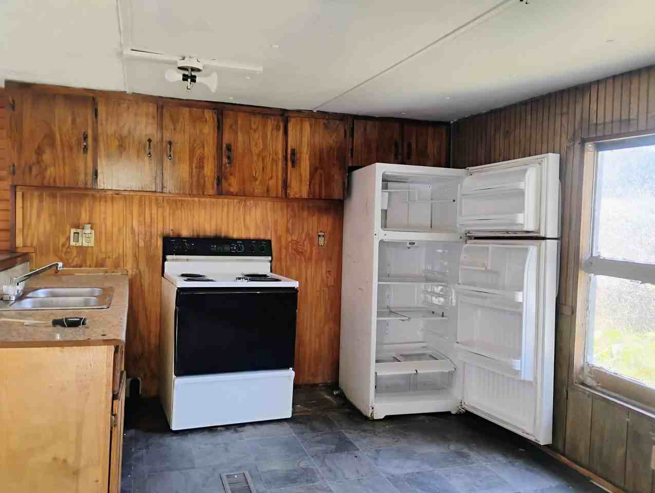 5818 Snoopy Ln - Photo 5 of 11