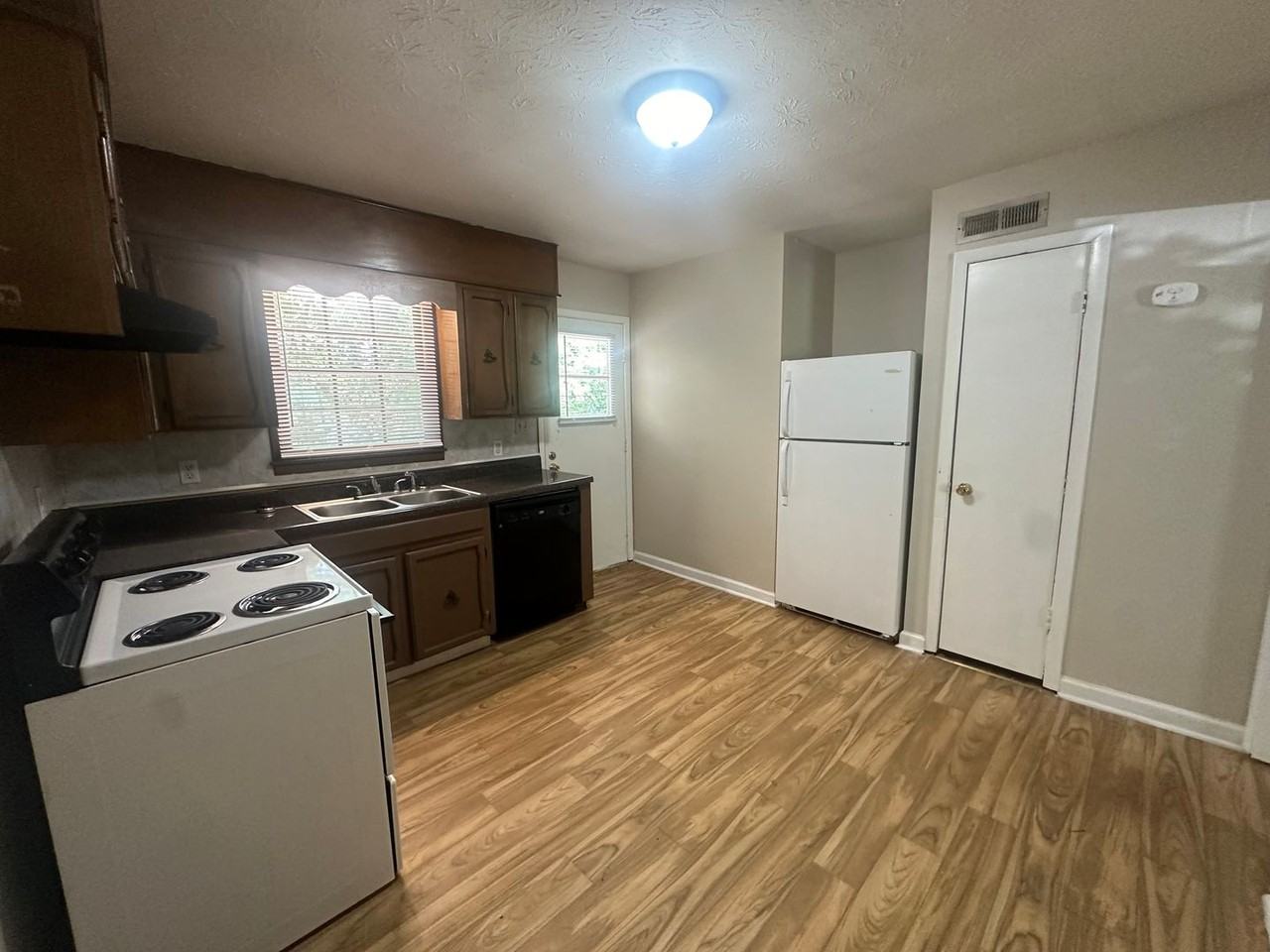 Springhill Apartments - Photo 3 of 4