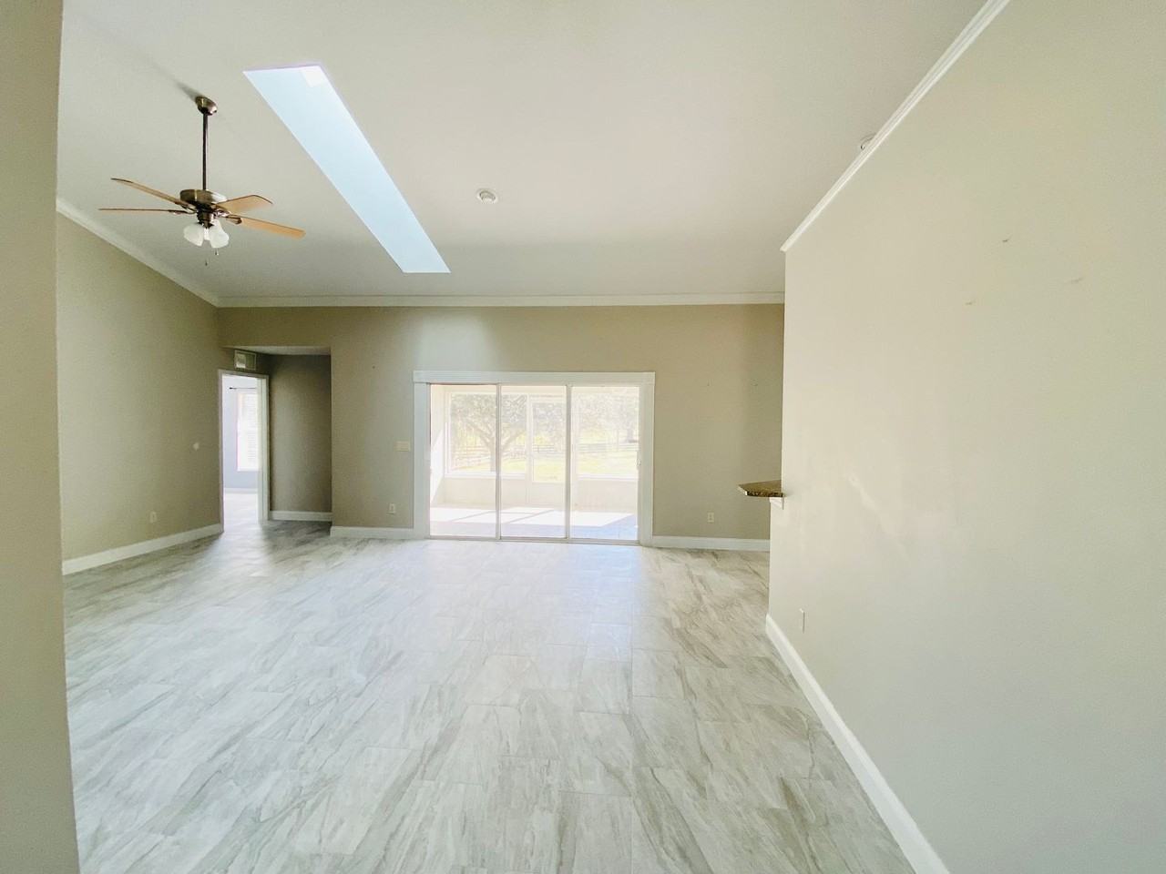 770 Sw 73rd Street Rd - Photo 4 of 35