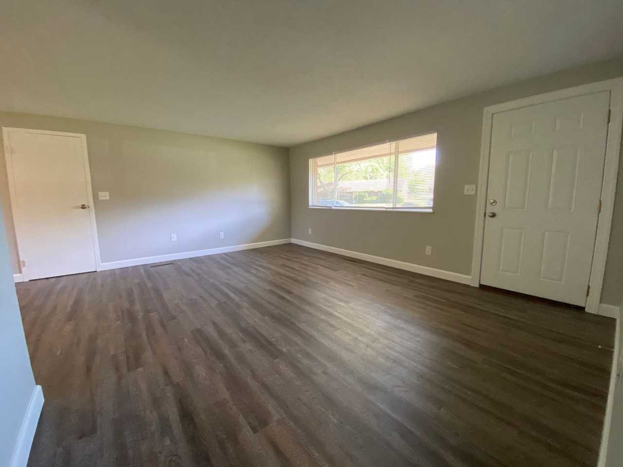 4418 Primrose Ln - Photo 3 of 20