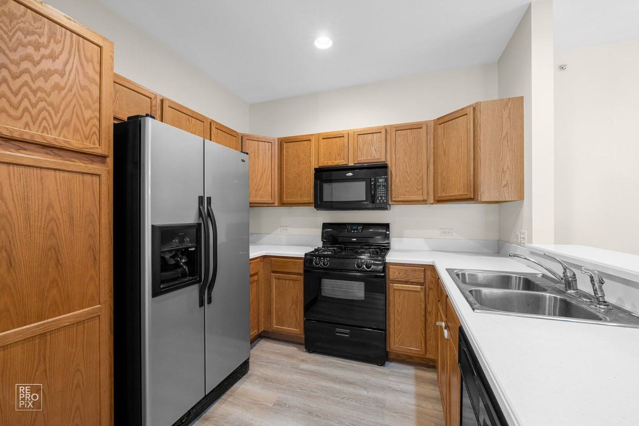2275 Aurora Dr #25 - Photo 2 of 10