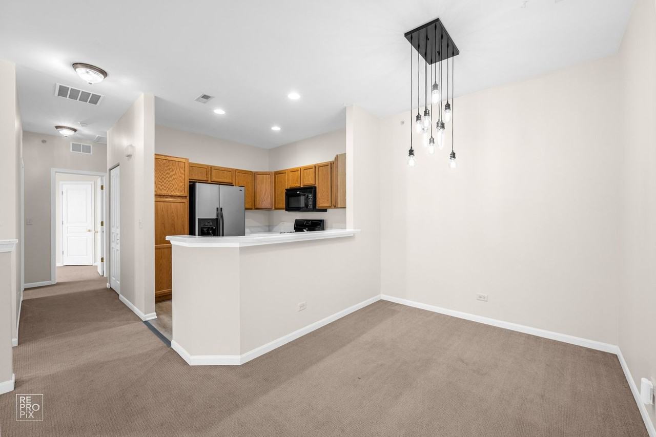 2275 Aurora Dr #25 - Photo 3 of 10