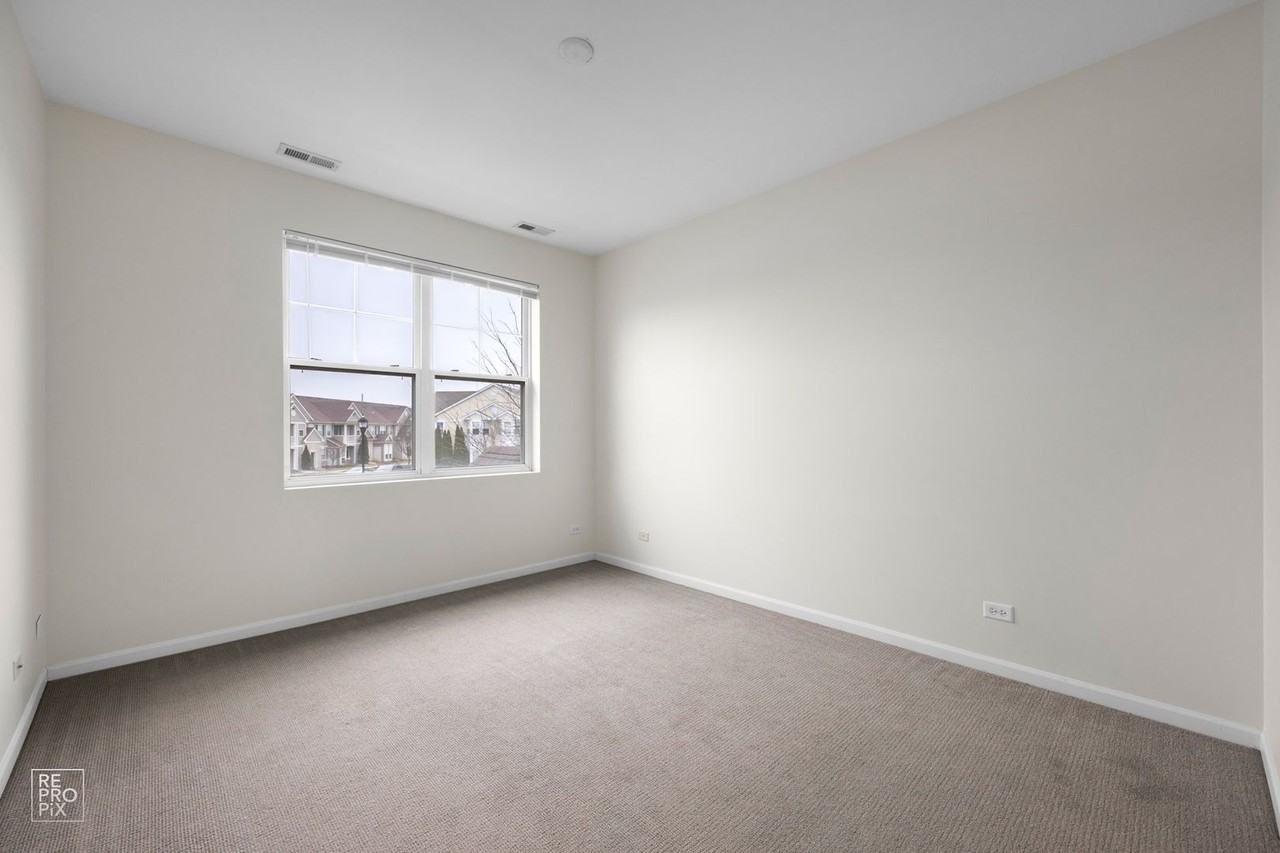2275 Aurora Dr #25 - Photo 5 of 10