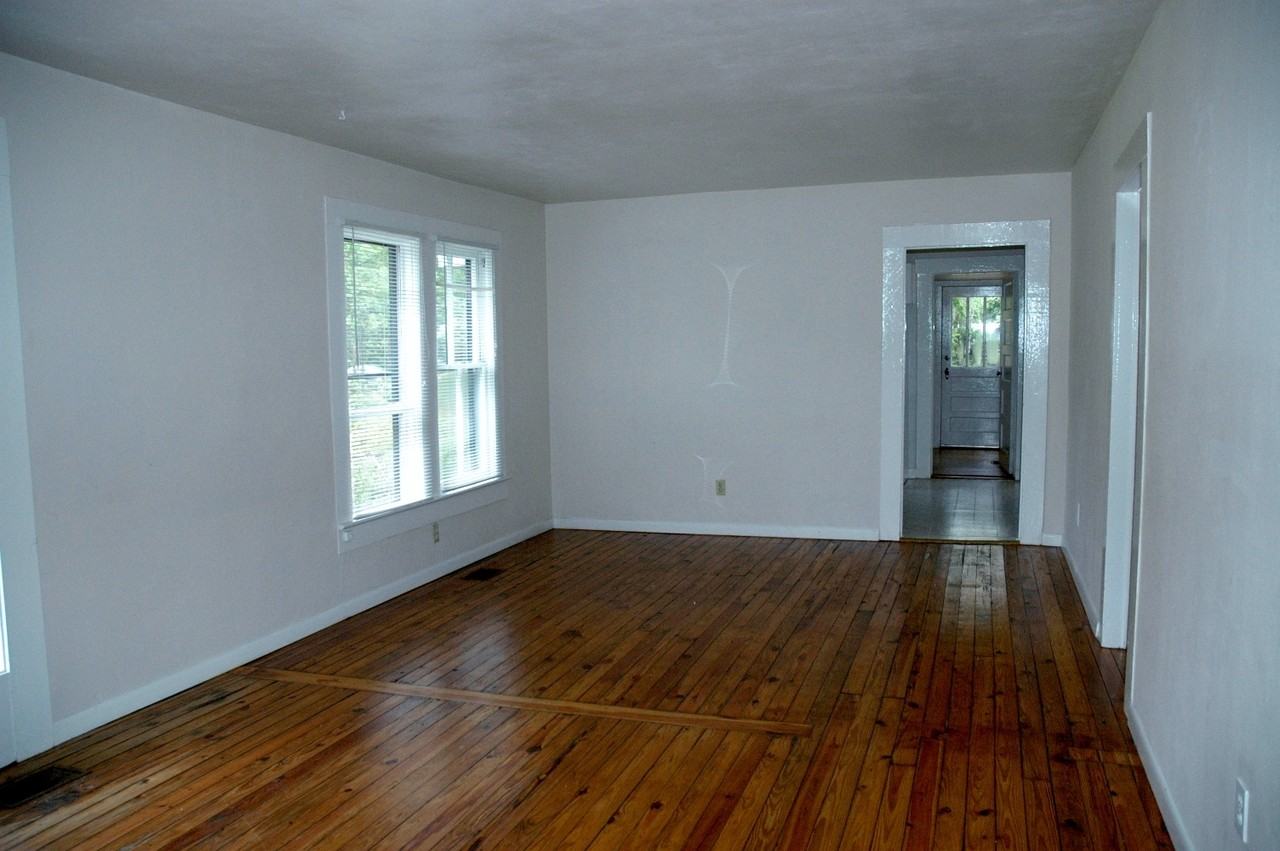 739 Nw 20th St - Photo 2 of 10