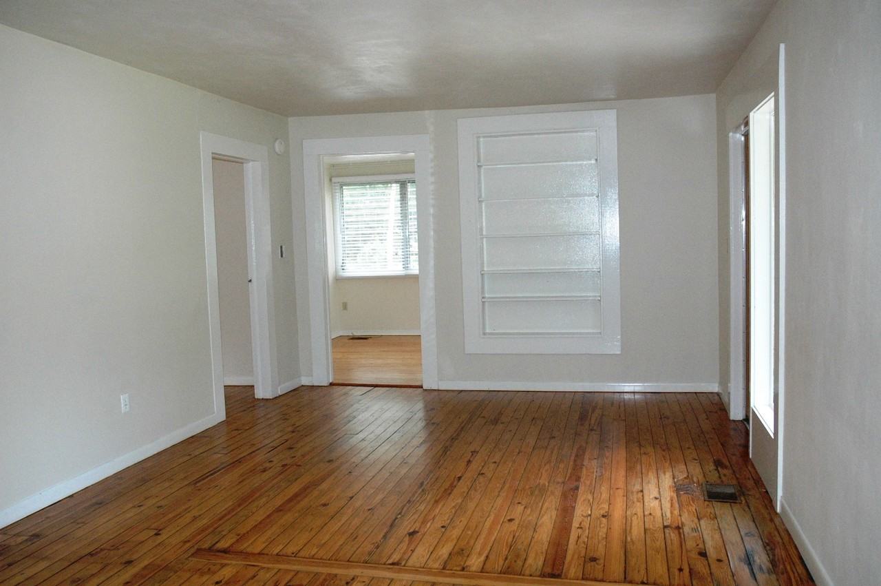 739 Nw 20th St - Photo 3 of 10