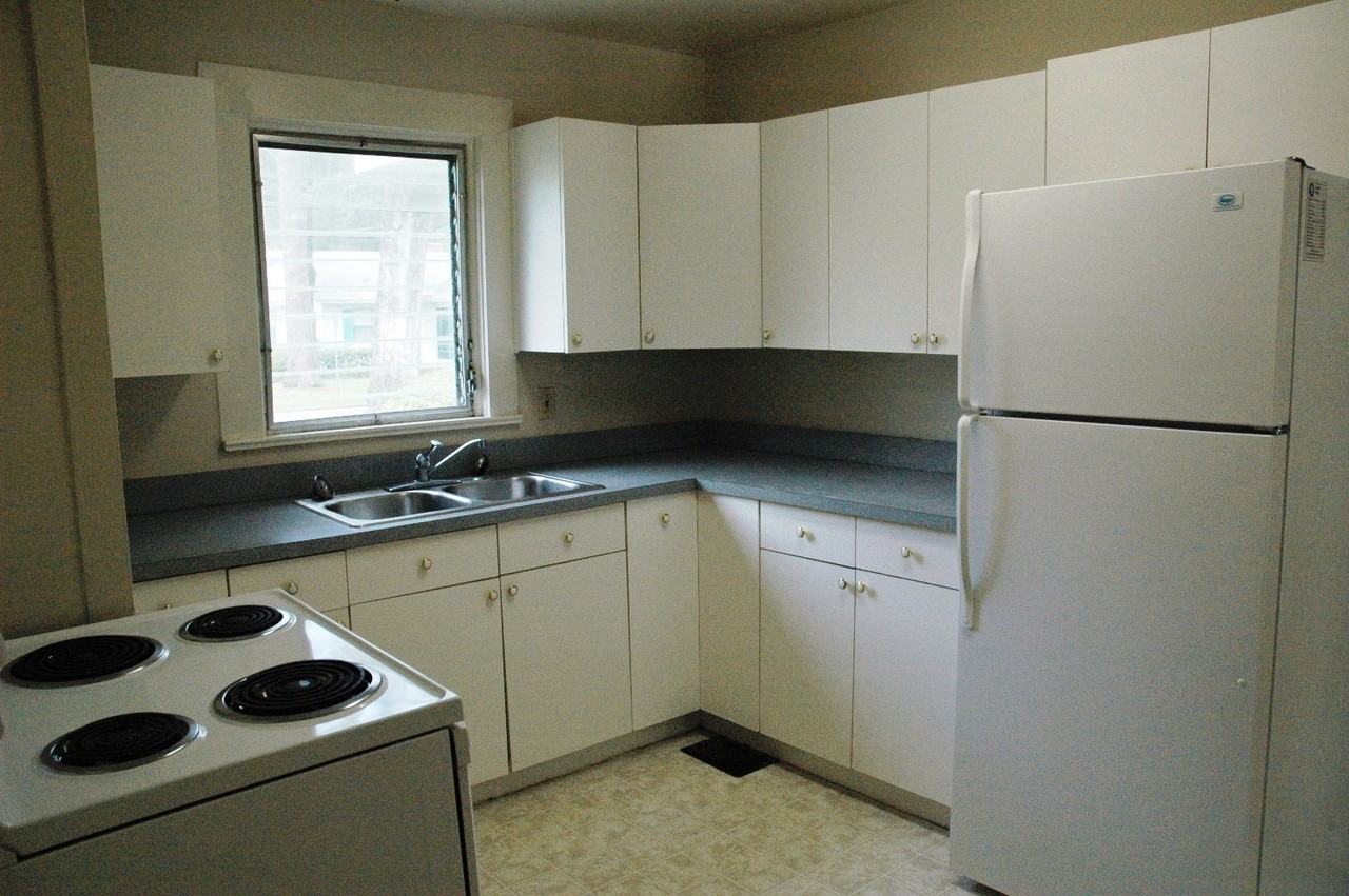 739 Nw 20th St - Photo 4 of 10