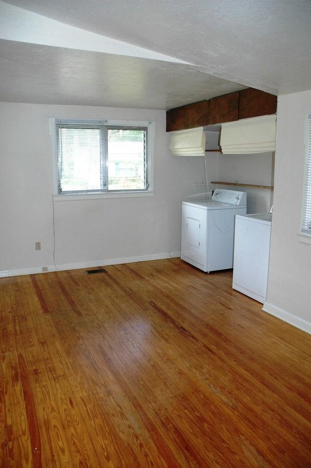 739 Nw 20th St - Photo 5 of 10