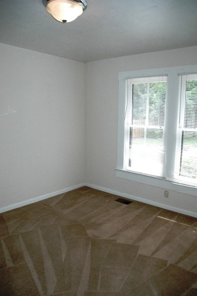 739 Nw 20th St - Photo 6 of 10